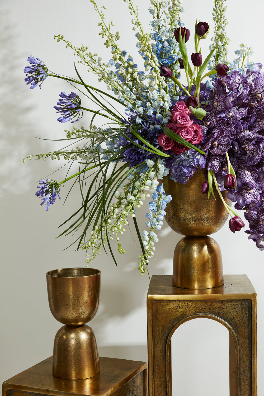 Lumos Footed Urn
