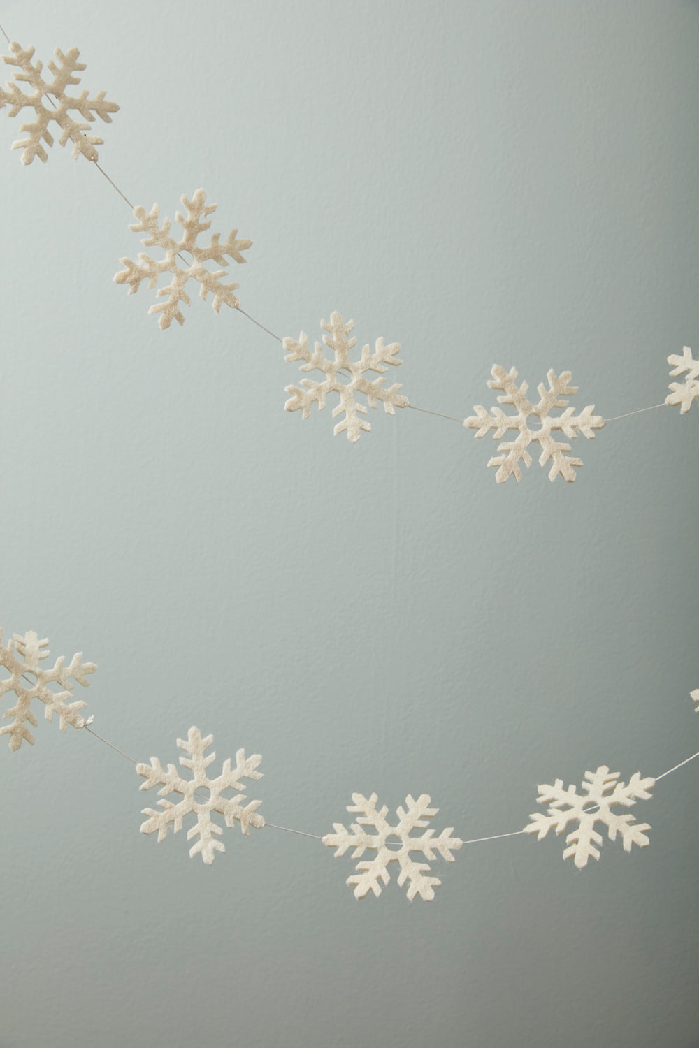 Snowy Garland