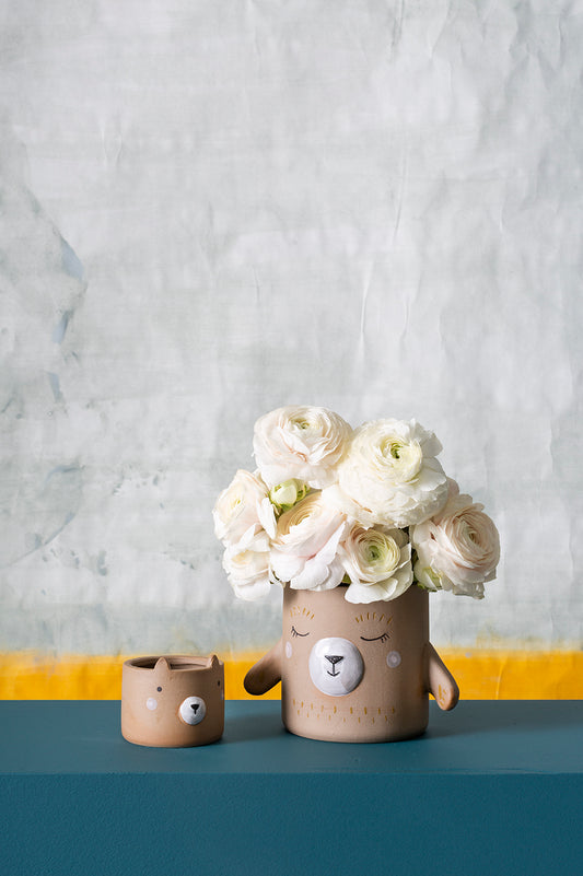 Bear Hug Pot