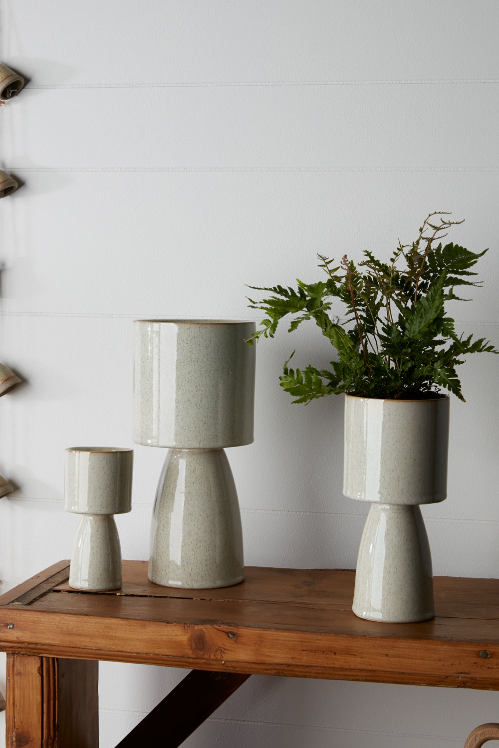 Beta Footed Pot