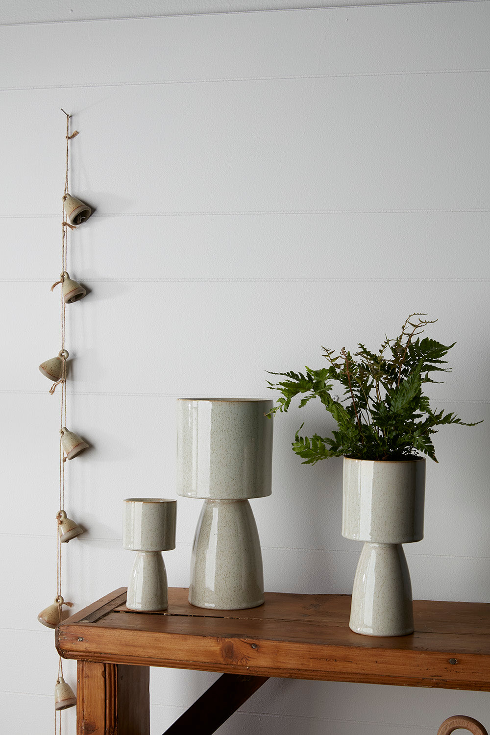 Beta Footed Pot