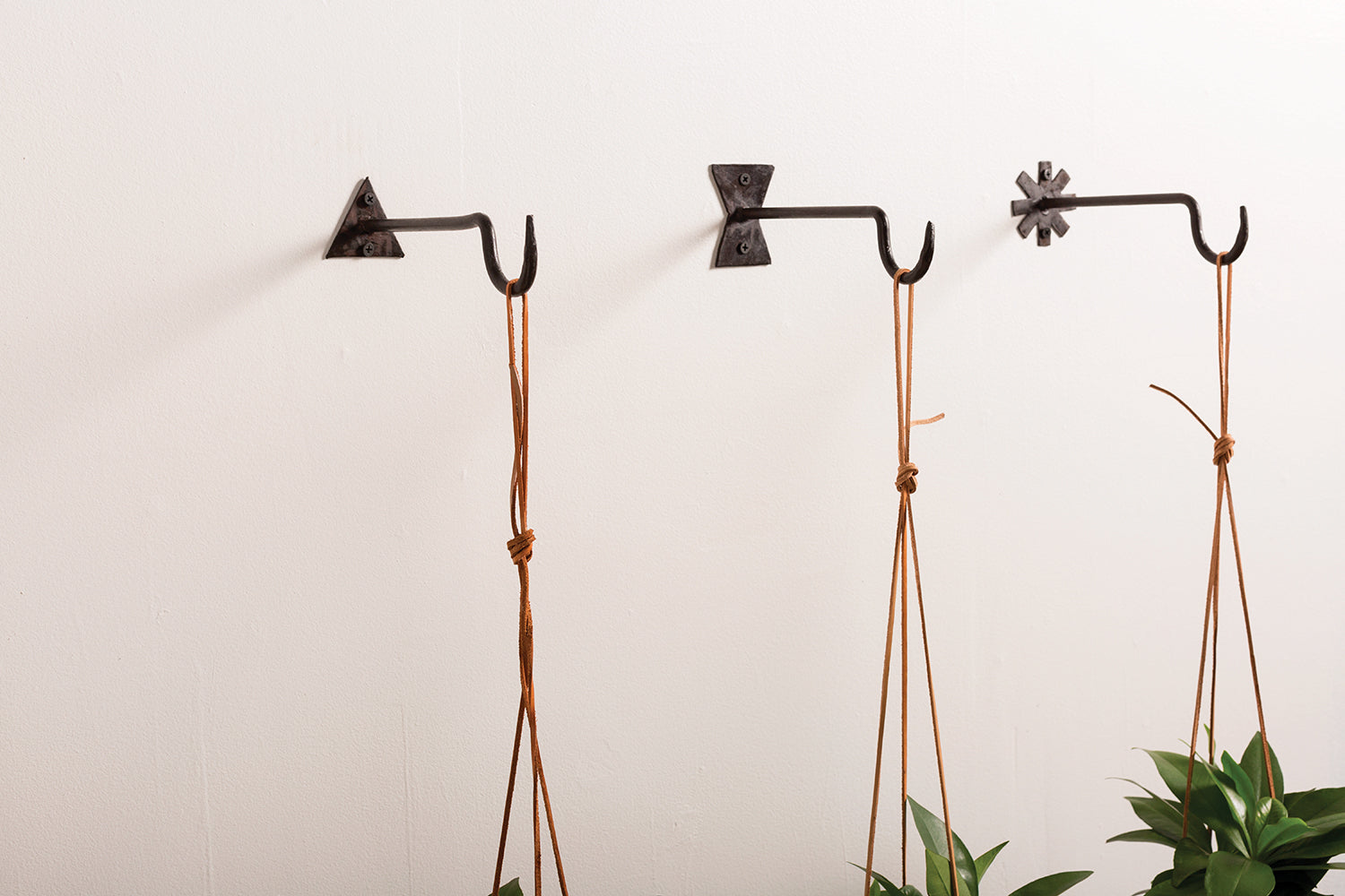 Chet Wall Hanger
