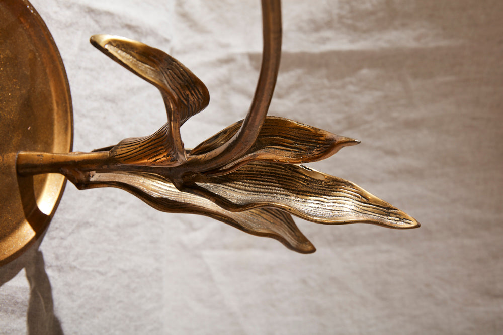 Craning Tulip Sculpture