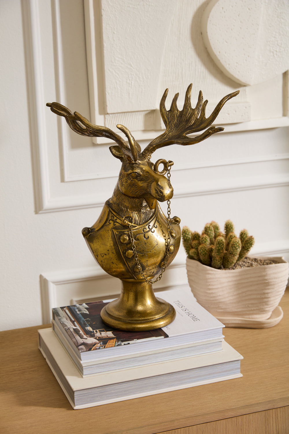 E+E Eugene Bust