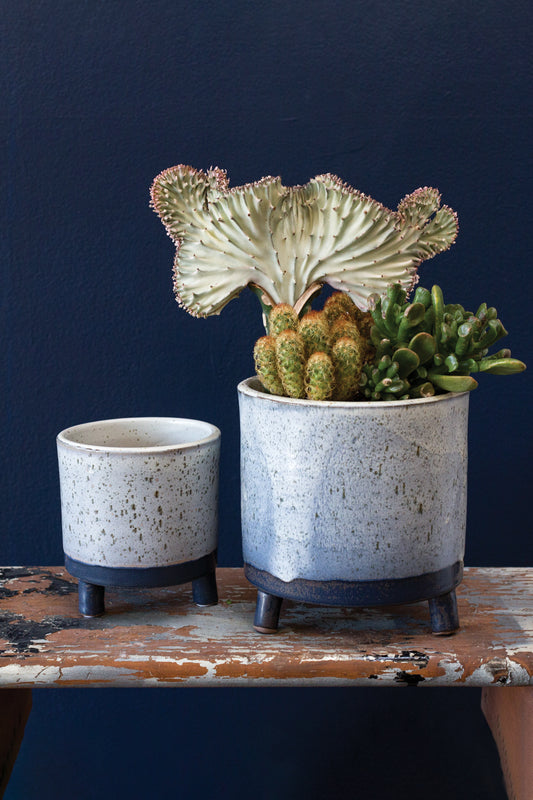 Lova Footed Pot