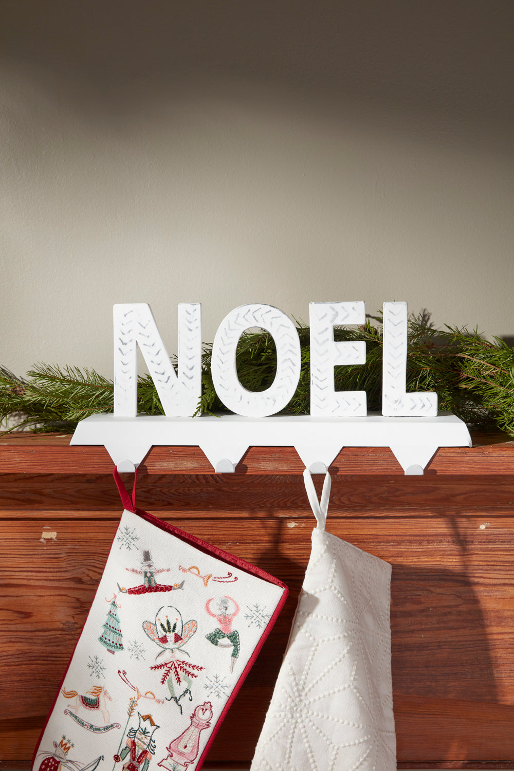 Noel Hanger