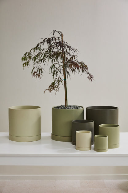Romey Neutral Pot with Saucer